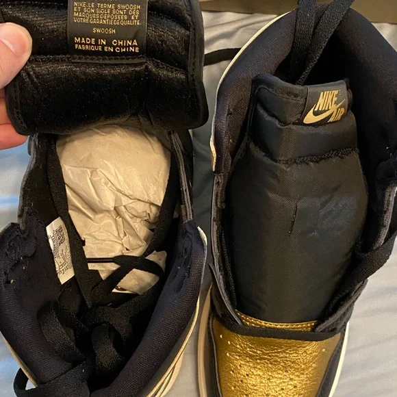 Nike Black and Gold Sneakers High-Top Design - Picture 7 of 10